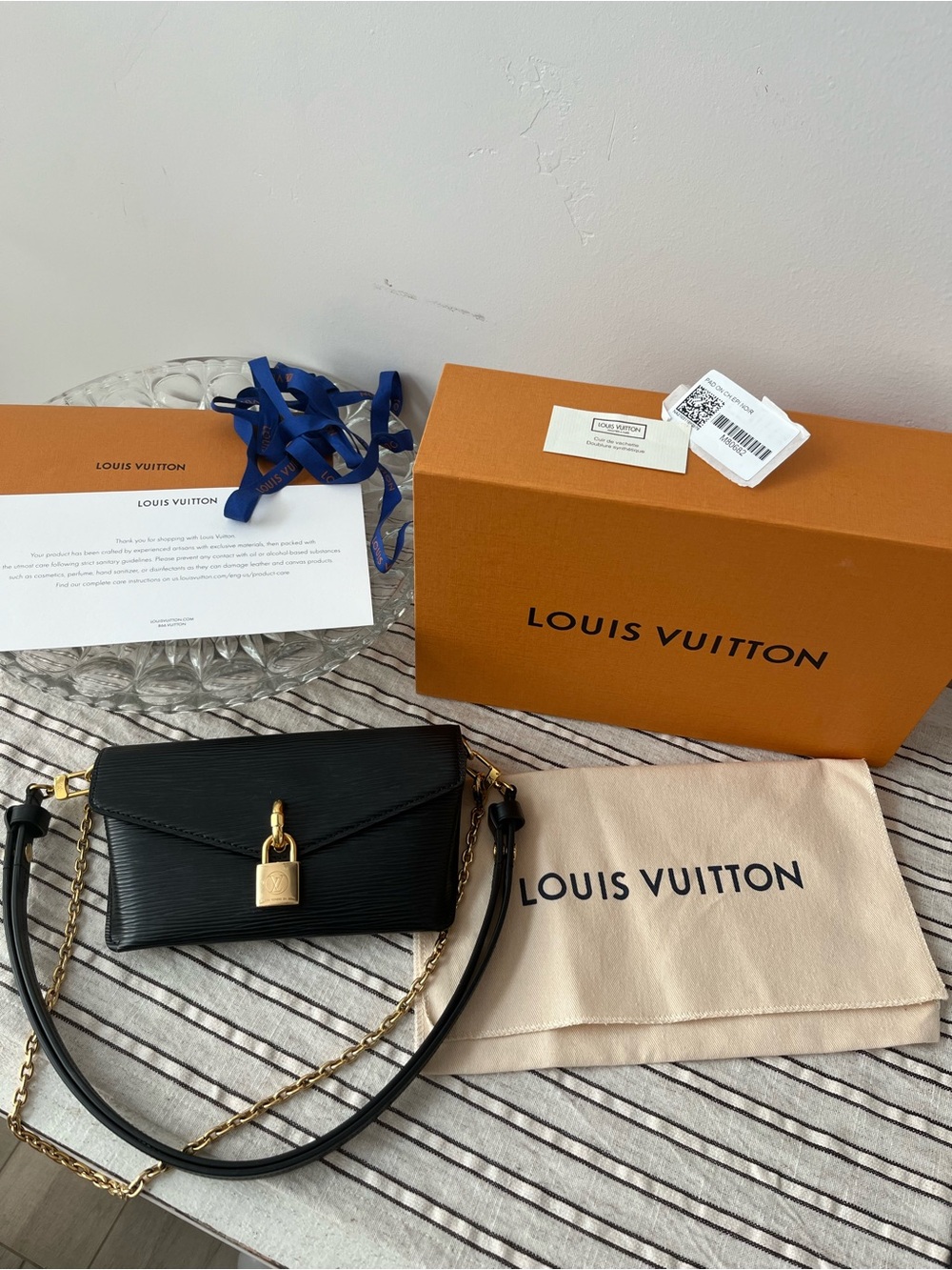 Louis Vuitton Padlock On Strap Monogram Shoulder Bag - Black